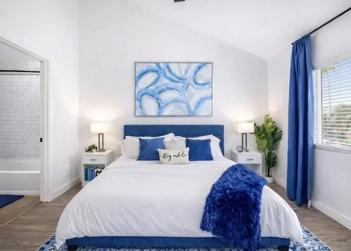 Sapphire Leaf- Luxury 3br- Pool, King Beds, Spacious, Quiet, Garage, Close To Airport And Oldtown *